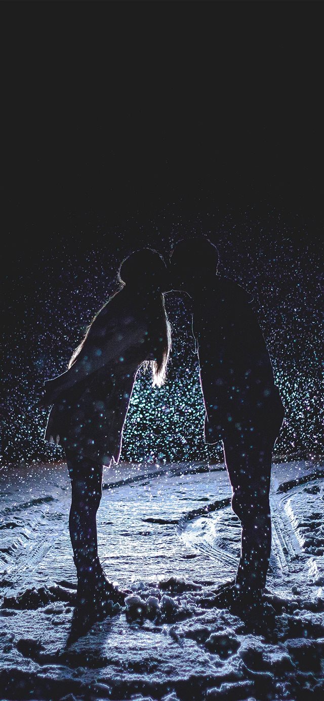 1125x2436 Kiss Love Dark Couple Romantic -  iPhone X Wallpaper