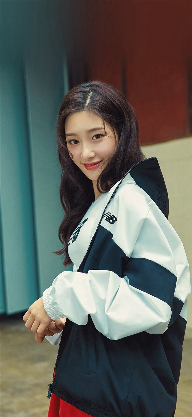 1125x2436 Kpop Girl Smile - cute iPhone X Wallpaper