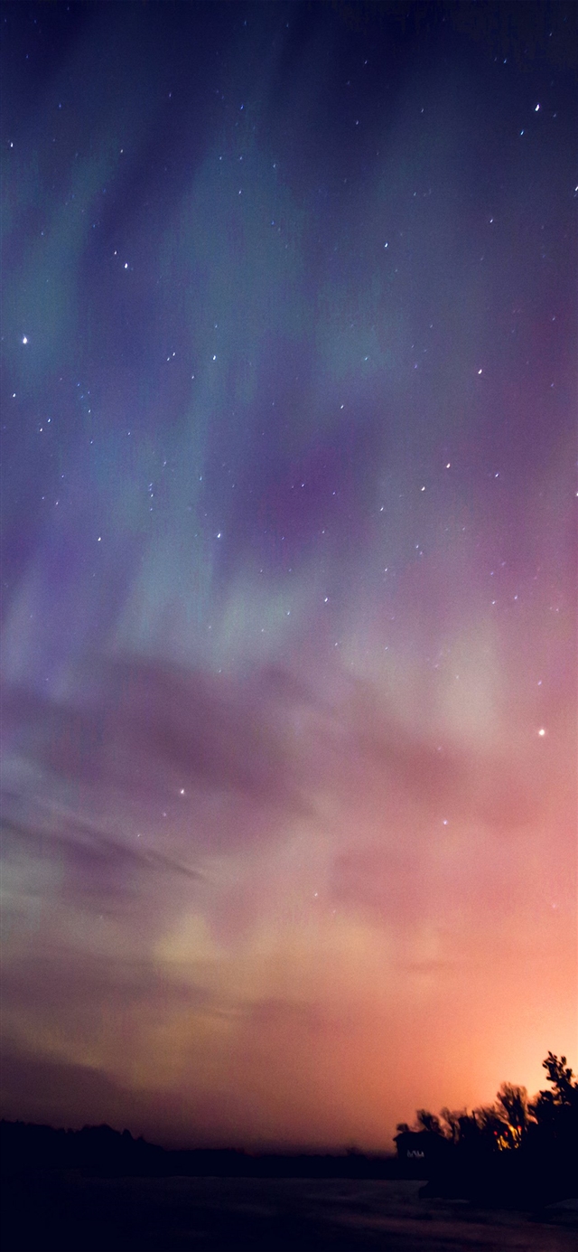 1125x2436 Space aurora night sky - green iPhone X Wallpaper