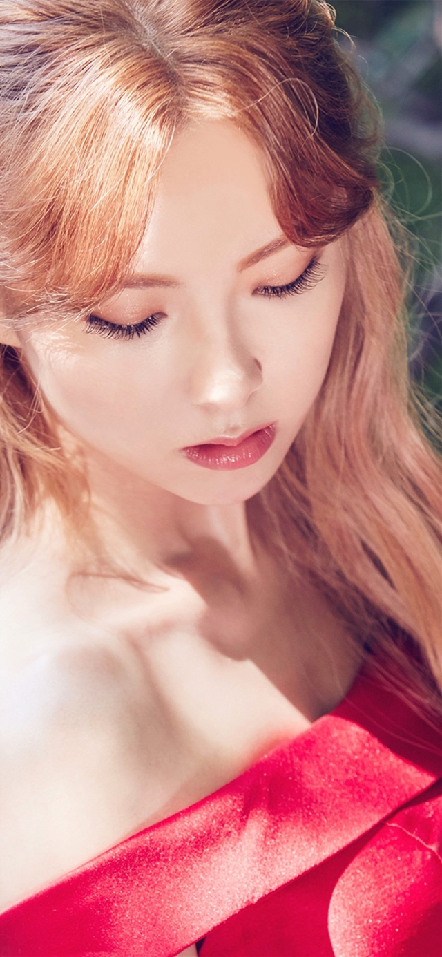 1125x2436 Red dress girl - red iPhone X Wallpaper