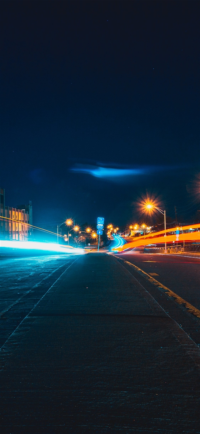 1125x2436 Street light night city - cyan iPhone X Wallpaper