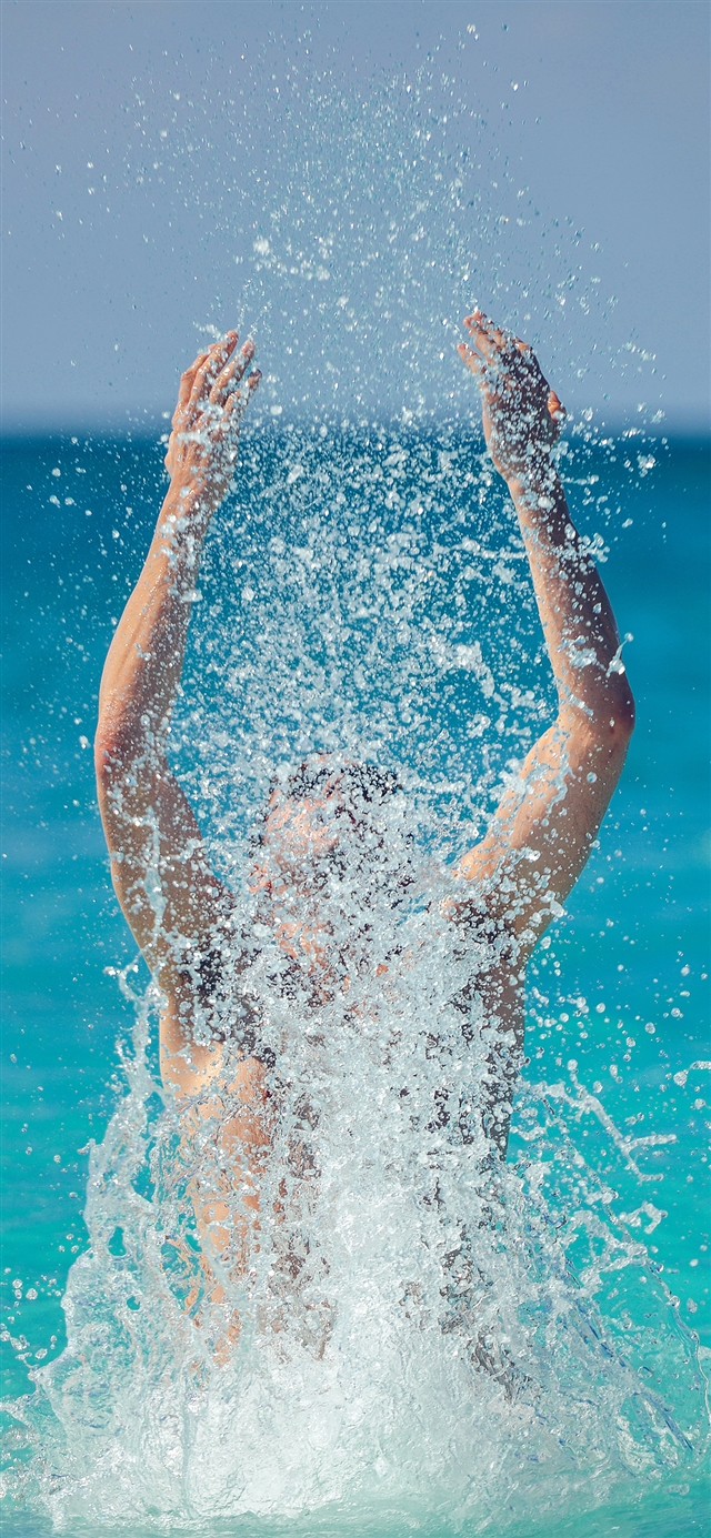 1125x2436 Sea man splash water -  iPhone X Wallpaper