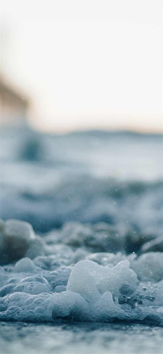 1125x2436 6am Surfers Paradise - sea iPhone X Wallpaper