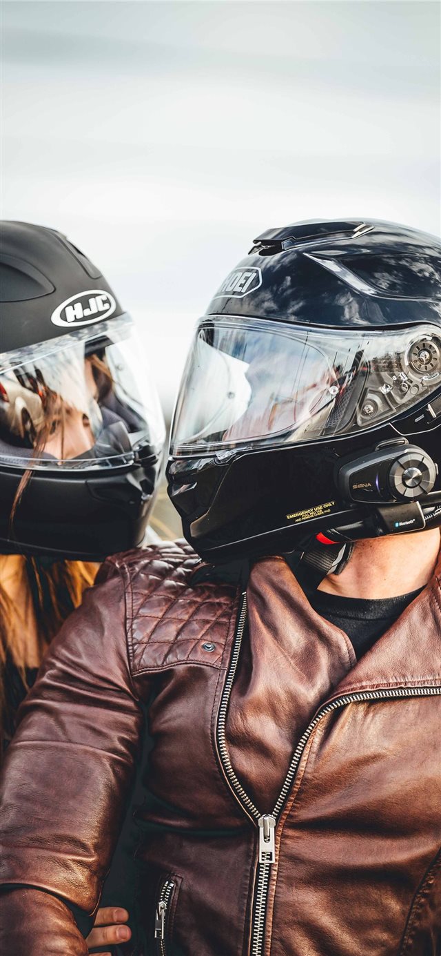 1125x2436 helmet - couple iPhone X Wallpaper