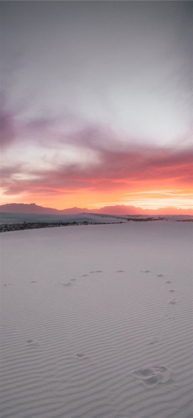 1125x2436 Sandy Love (Vertical) - cloudscape iPhone X Wallpaper