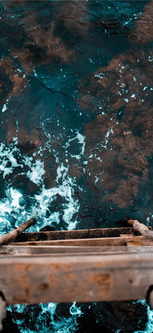 1125x2436 Way to Ocean - ladder iPhone X Wallpaper