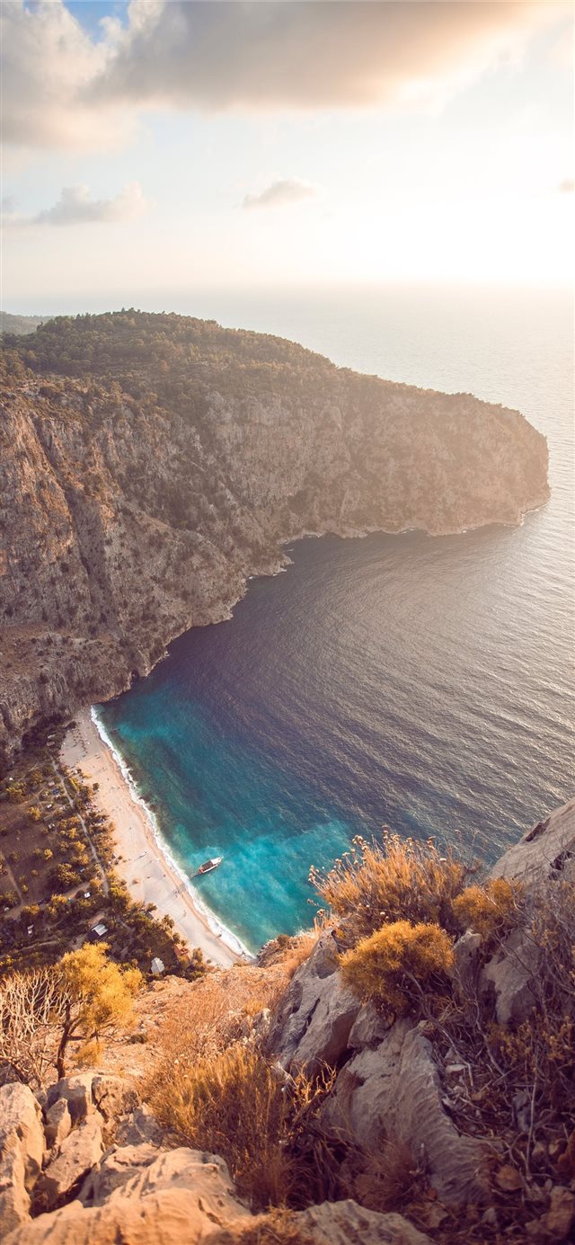 1125x2436 F A R A L Y A - coast iPhone X Wallpaper