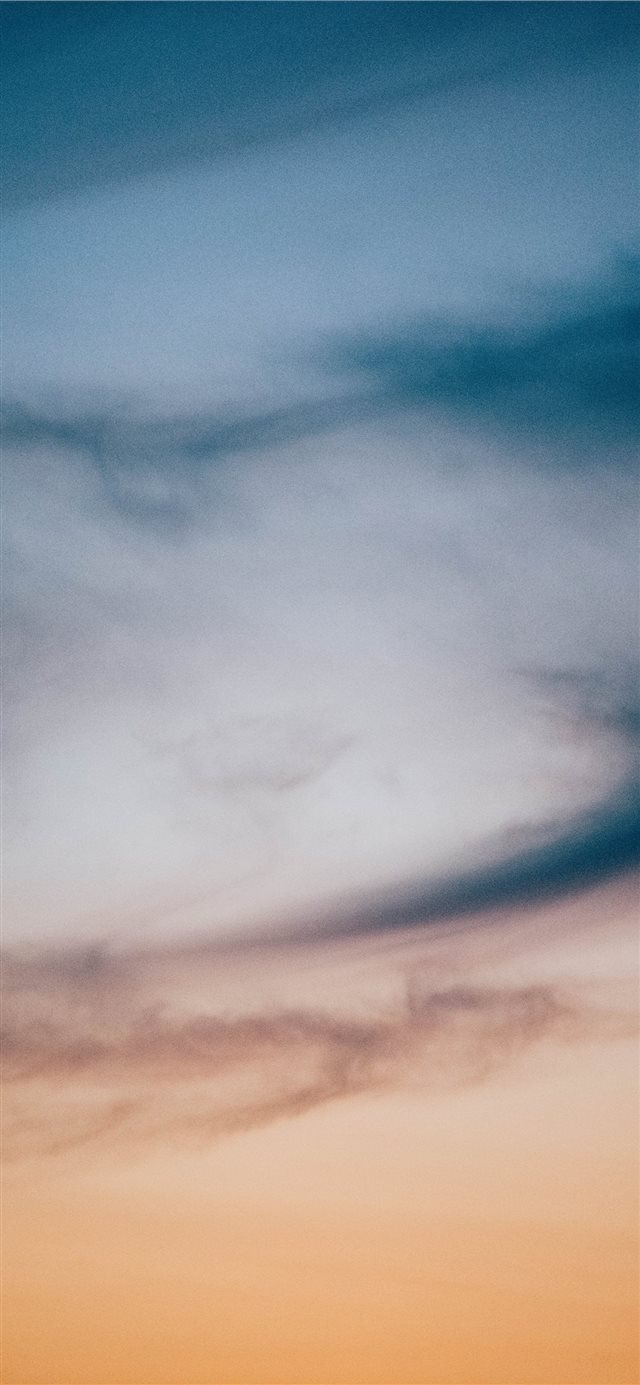 1125x2436 sky - minimalistic iPhone X Wallpaper