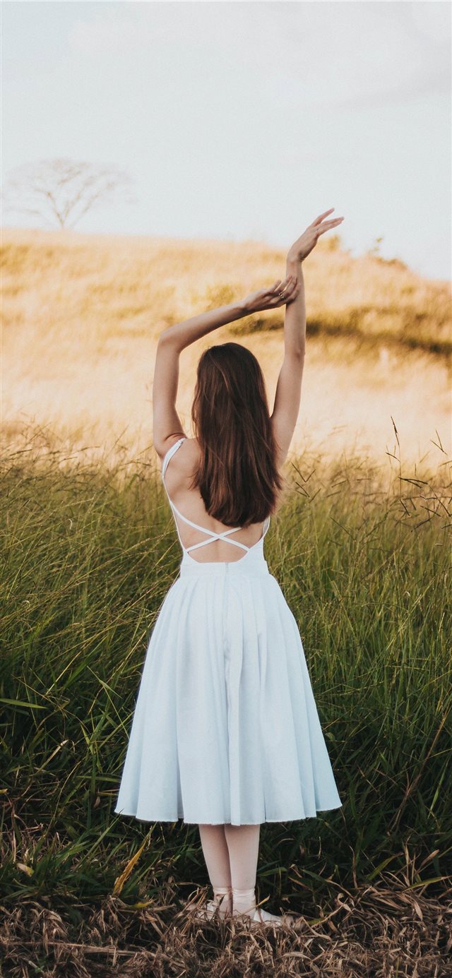 1125x2436 Rafaela - green iPhone X Wallpaper