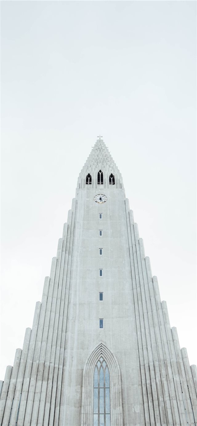 1125x2436 Height of Hallgrímskirkja - iceland iPhone X Wallpaper