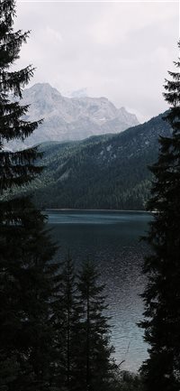 Exploring Lake Eibsee wallpaper