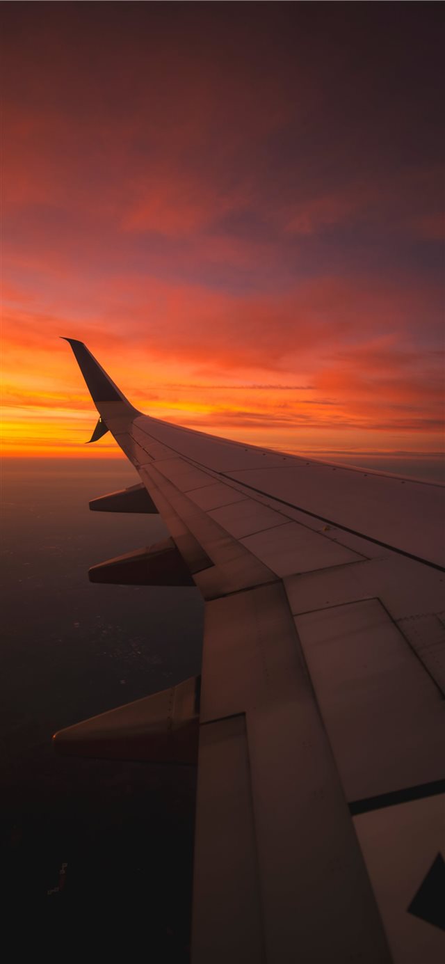 1125x2436 Sunset View From the Window of an Airplane - santa monica iPhone X Wallpaper