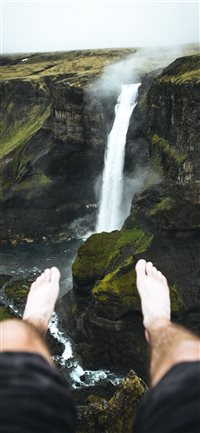 Ledge Dangling wallpaper