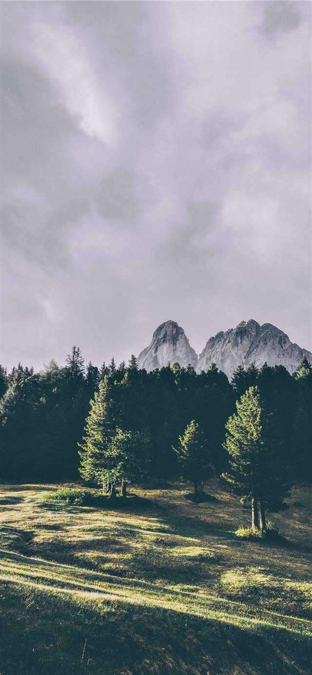 1125x2436 Sass de Putia   Dolomites  San Martin de Tor  Ital... - mountain iPhone X Wallpaper