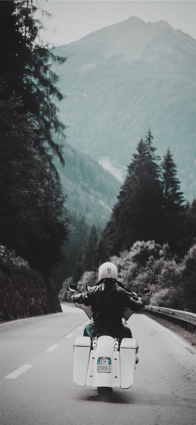 1125x2436 Harley Davidson - motorbike iPhone X Wallpaper