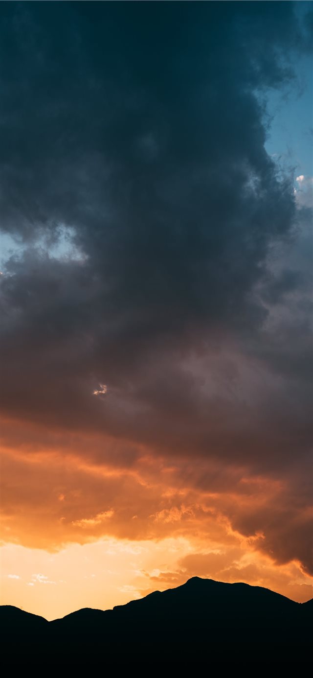 1125x2436 Explosion -  iPhone X Wallpaper