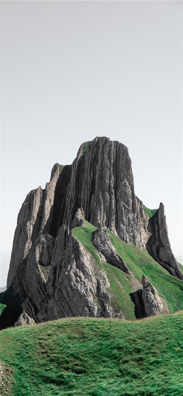 1125x2436 White Sky - mountain iPhone X Wallpaper