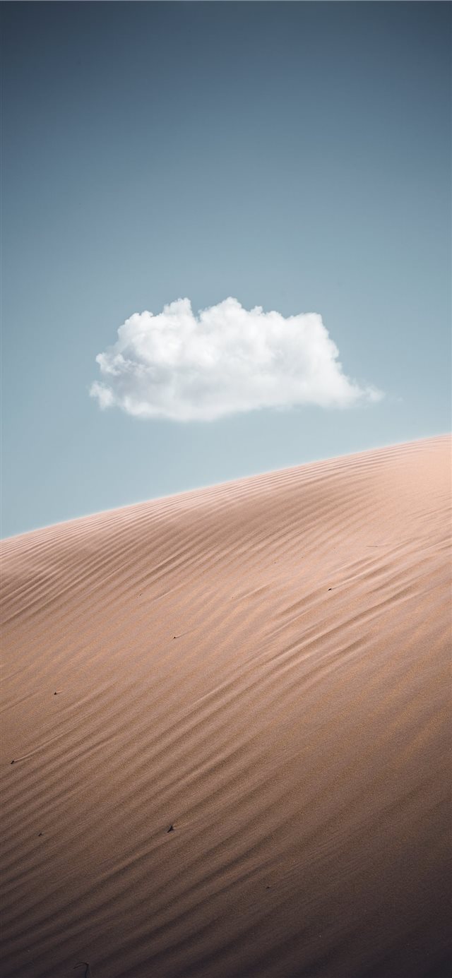 1125x2436 Lonely cloud - blue sky iPhone X Wallpaper