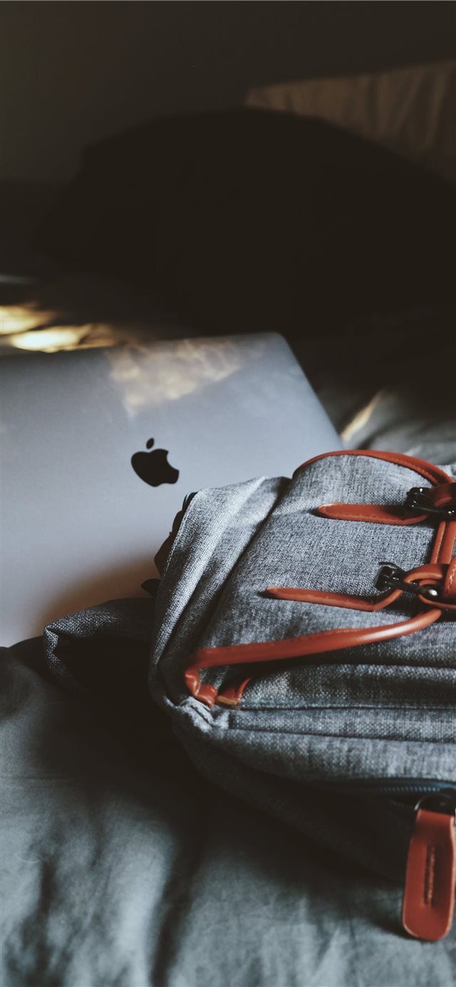 1125x2436 laptop - macbook iPhone X Wallpaper
