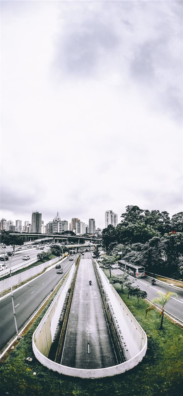 1125x2436 Sao Paulo - street iPhone X Wallpaper