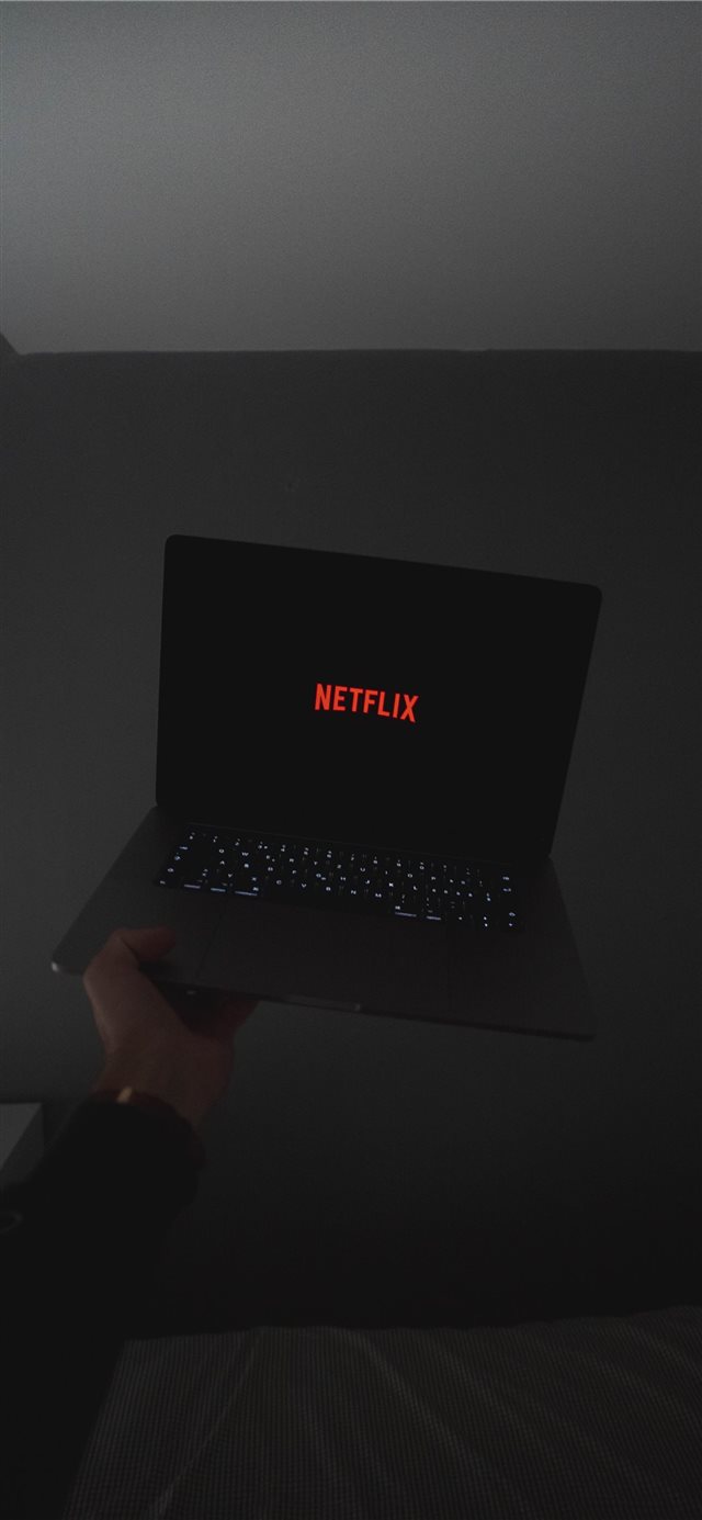 1125x2436 Netflix and Chill - mac iPhone X Wallpaper