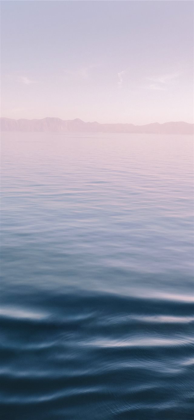 1125x2436 Lake Garda  Italy - water iPhone X Wallpaper