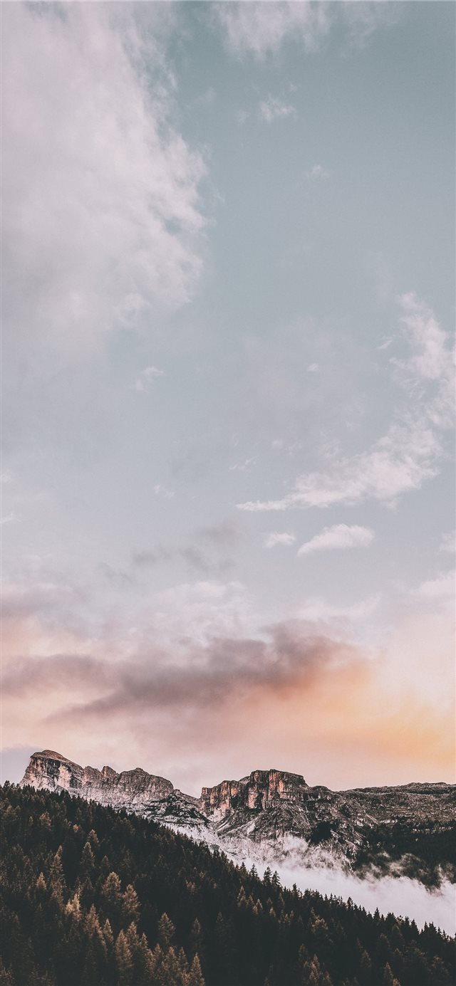 1125x2436 S Ciascian Mountains  Badia  Italy - nature iPhone X Wallpaper