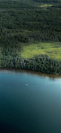 Kayaking-through-Alaska iPhone X wallpaper