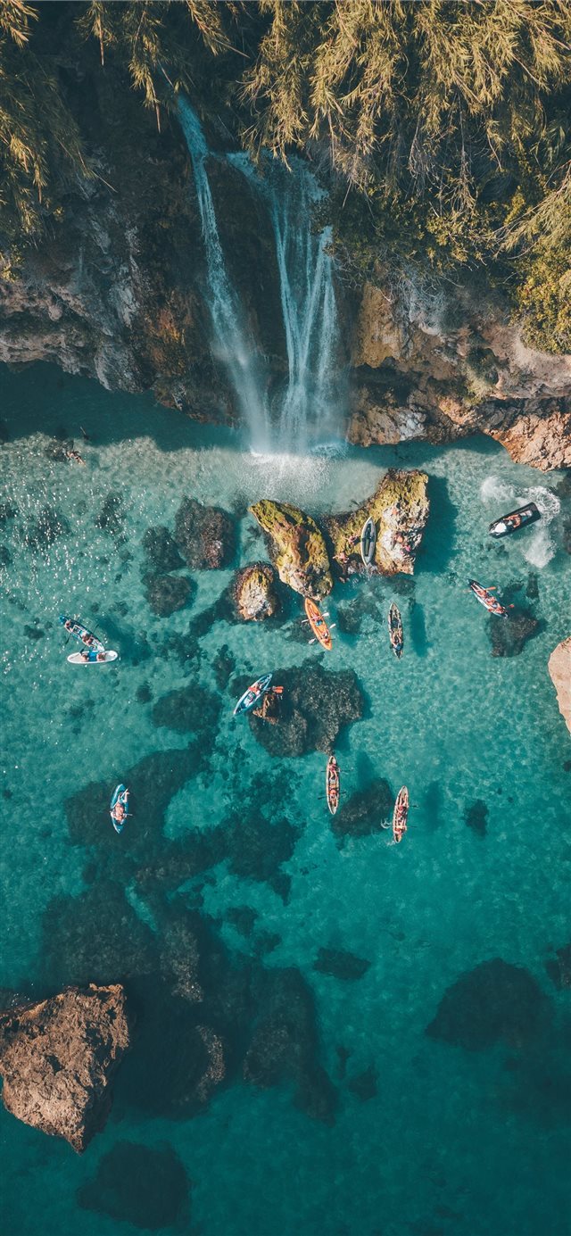 1125x2436 Nerja  Spain - couple iPhone X Wallpaper