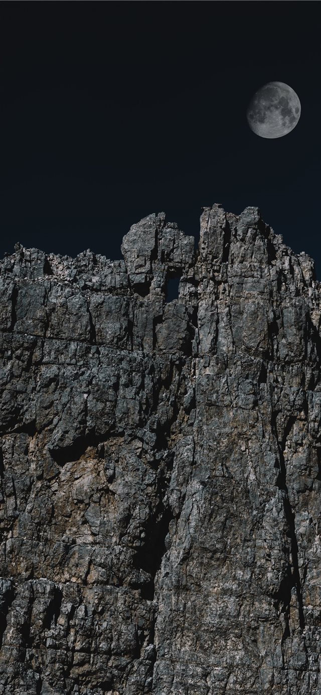 1125x2436 Rocky moon - night iPhone X Wallpaper