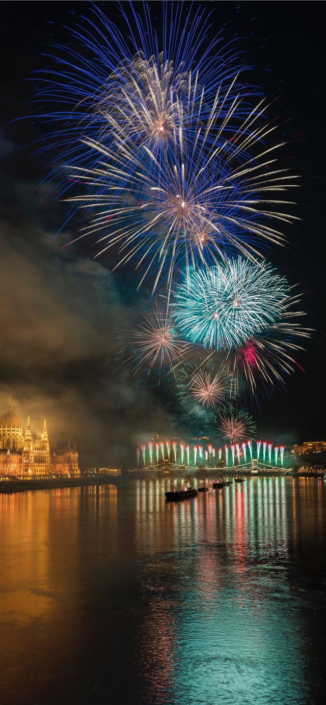 1125x2436 Happy birthday Hungary! - water iPhone X Wallpaper