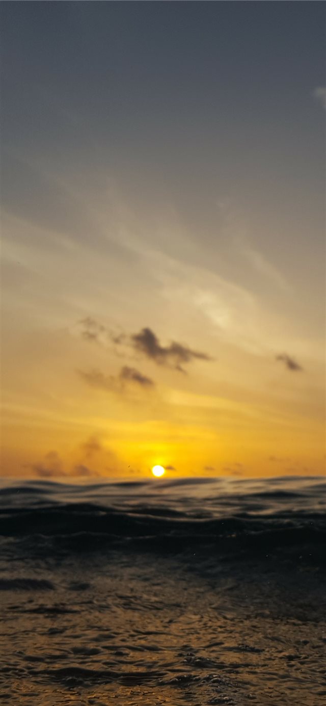 1125x2436 Over the Horizon - sun iPhone X Wallpaper