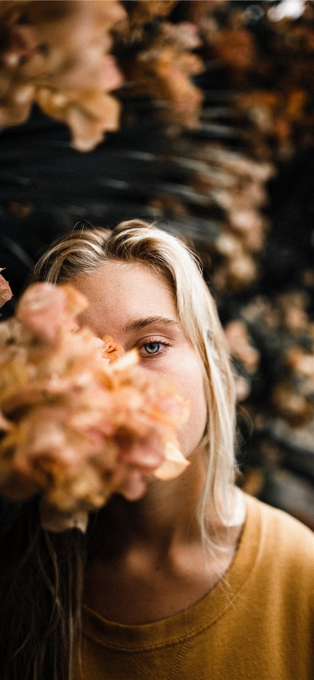 1125x2436 Flora - orange iPhone X Wallpaper