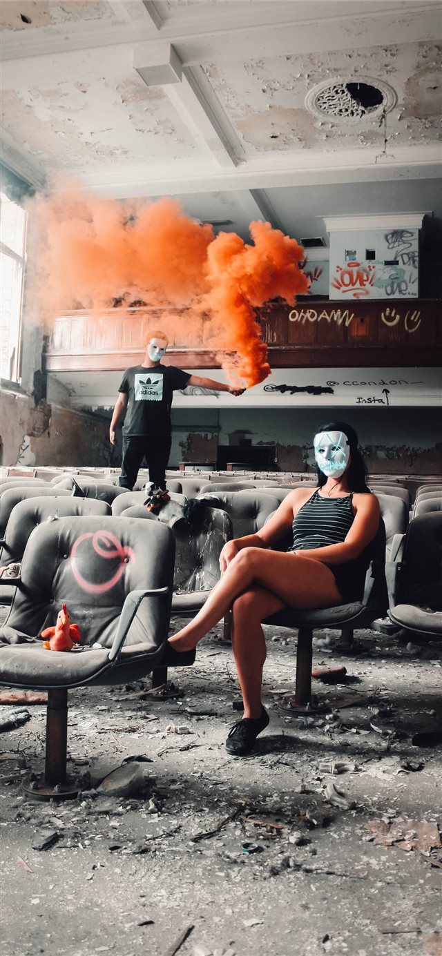 1125x2436 Smoke ‘em if you got ‘em - chair iPhone X Wallpaper