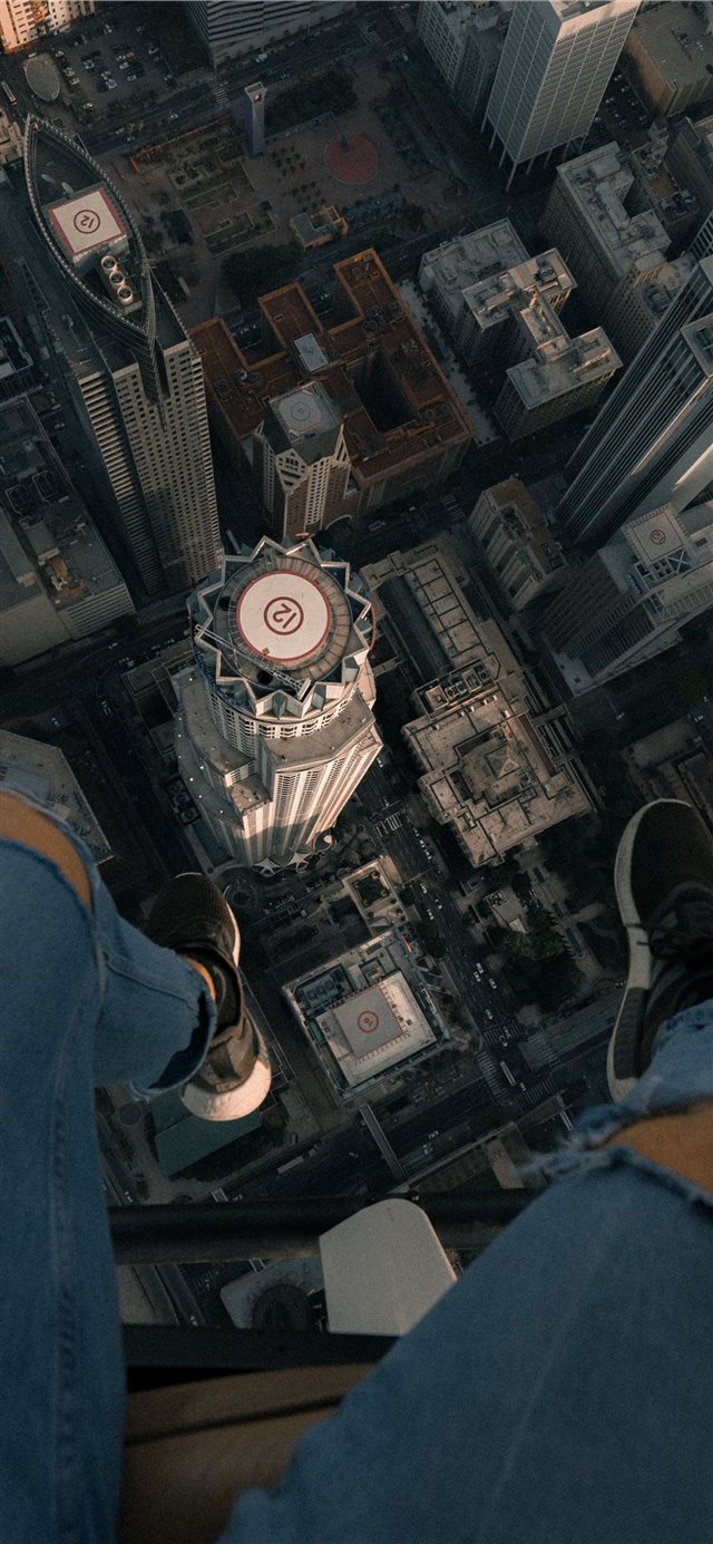 1125x2436 Views From The 12 - flight iPhone X Wallpaper