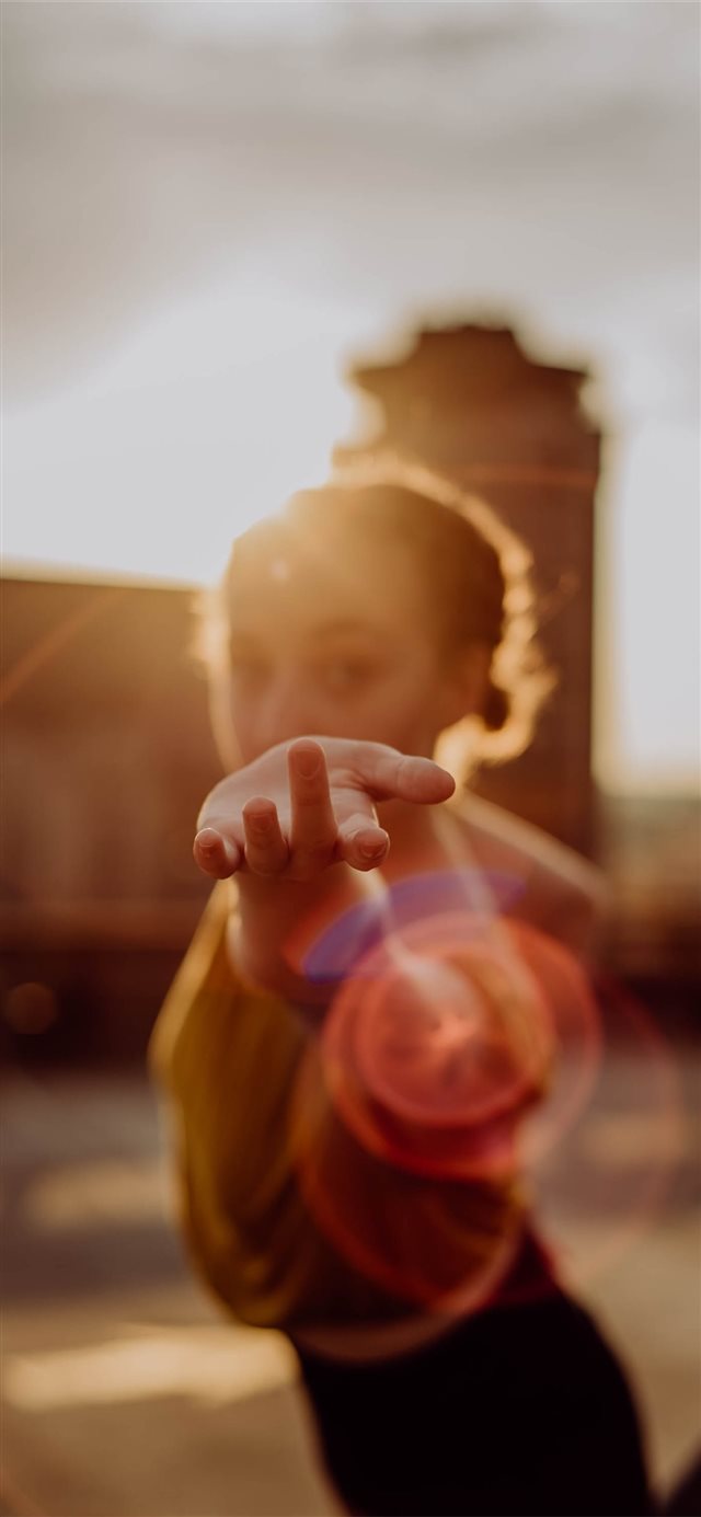 1125x2436 Too Much Sun -  iPhone X Wallpaper