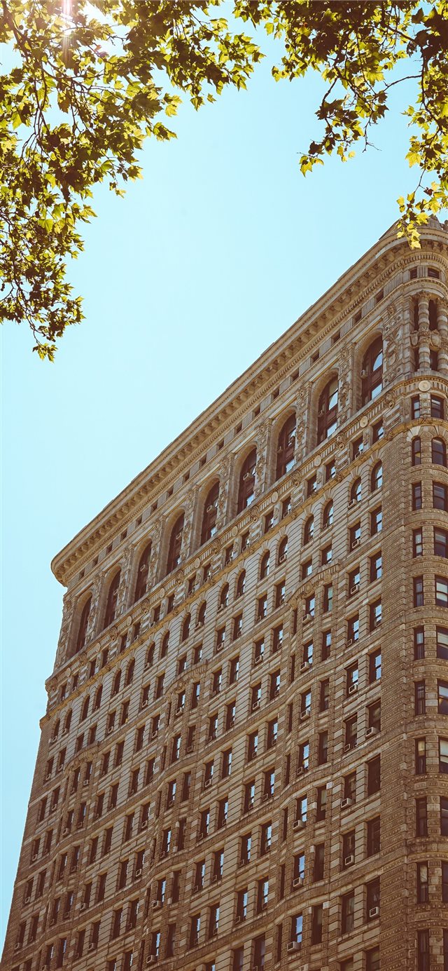 1125x2436 flat iron building - new york iPhone X Wallpaper