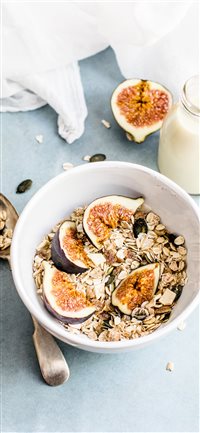 Granola with figs wallpaper