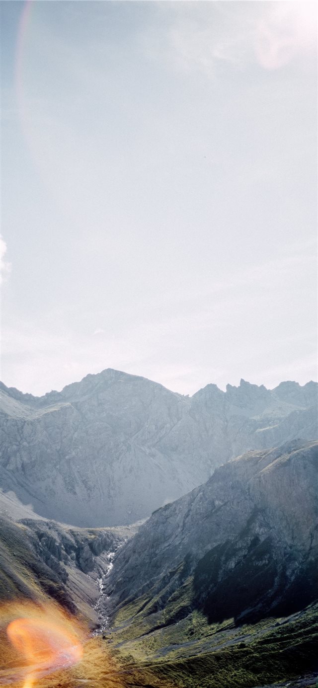 1125x2436 MOUNTAIN FLARE - flare iPhone X Wallpaper