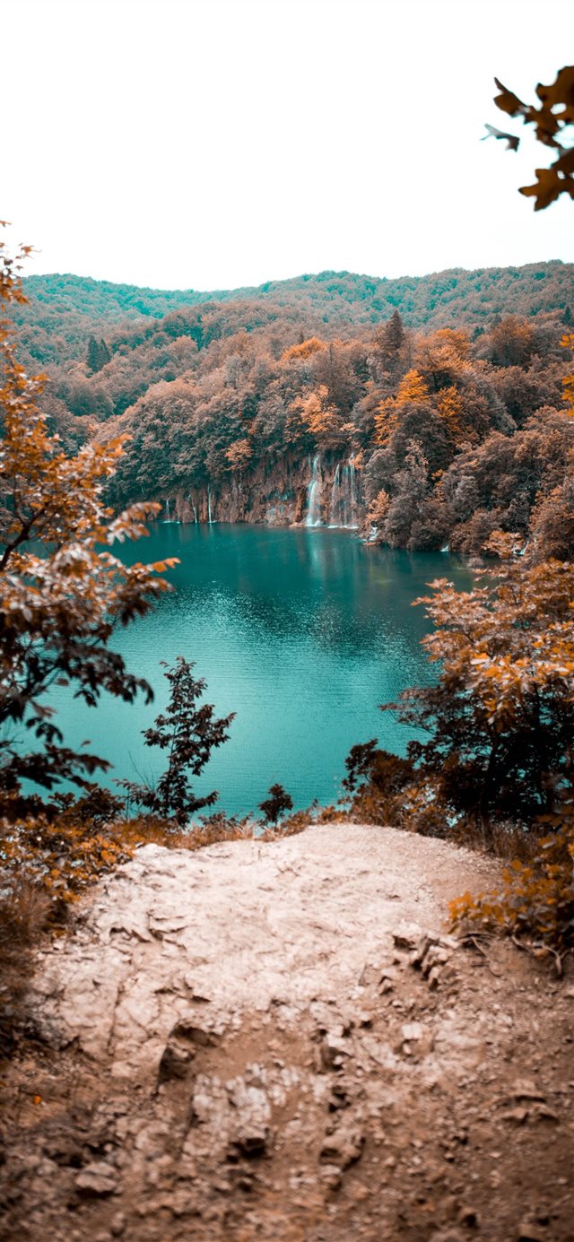 1125x2436 Lake View - travel iPhone X Wallpaper