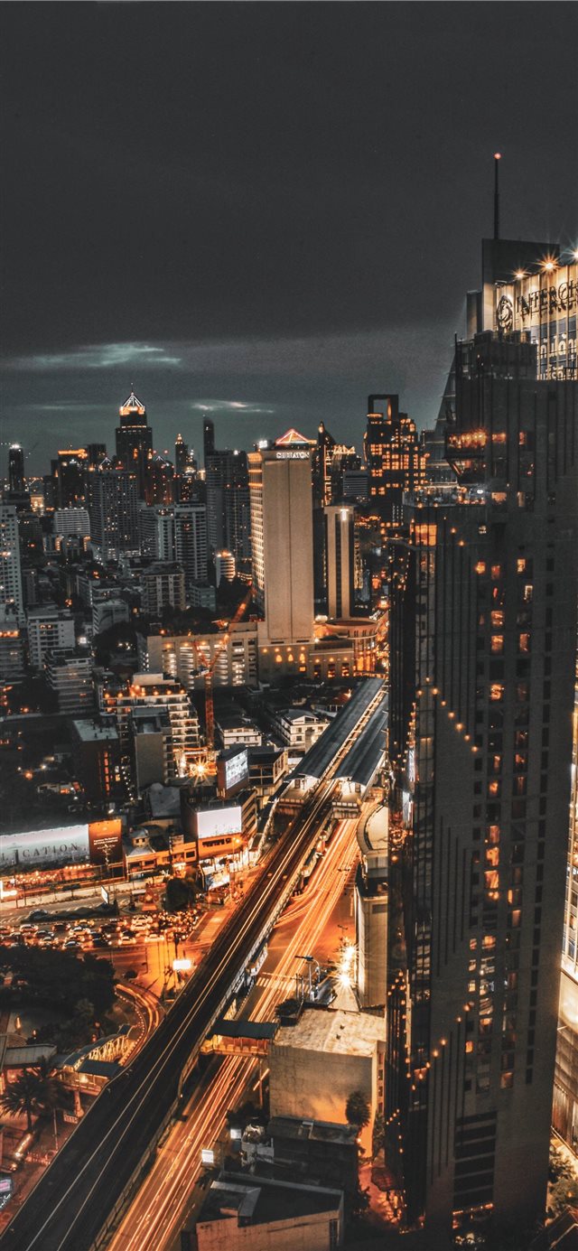 1125x2436 Busy Bangkok - moody iPhone X Wallpaper