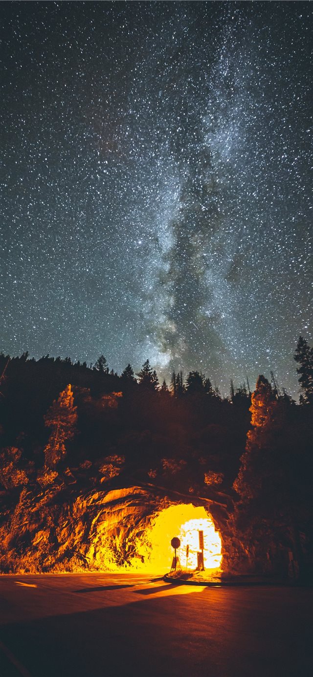1125x2436 Lost and found - night iPhone X Wallpaper
