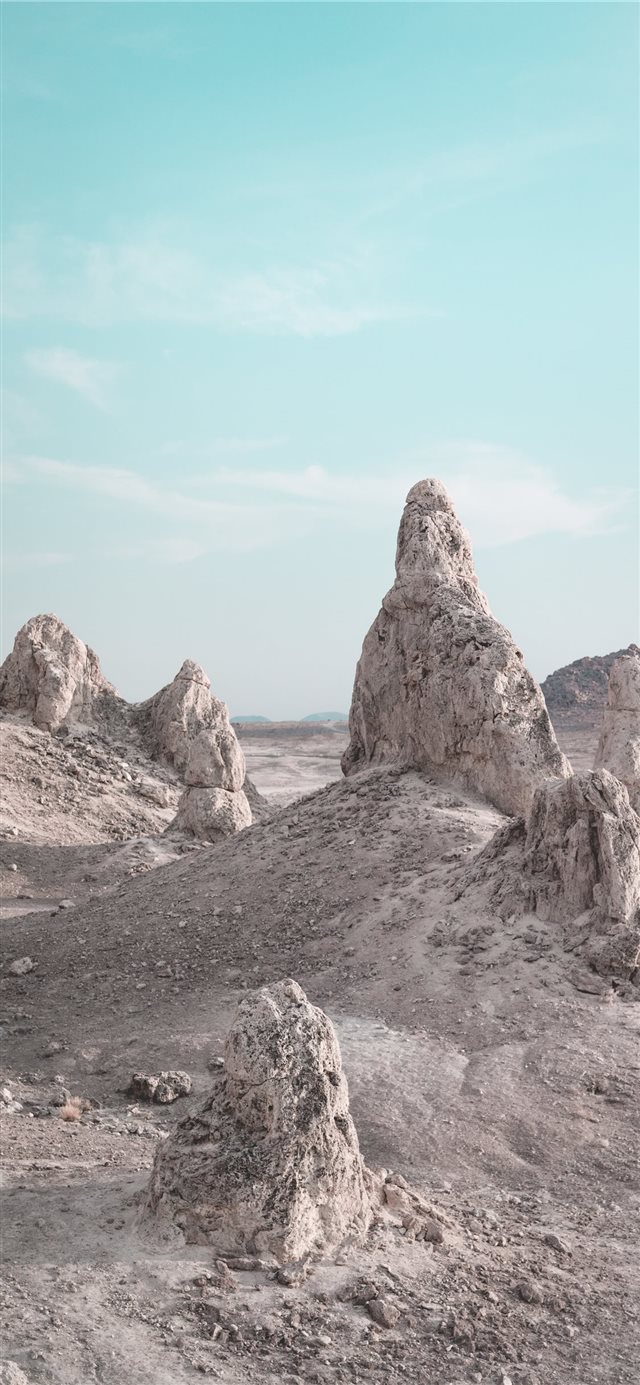 1125x2436 Trona Pinnacles - rock iPhone X Wallpaper