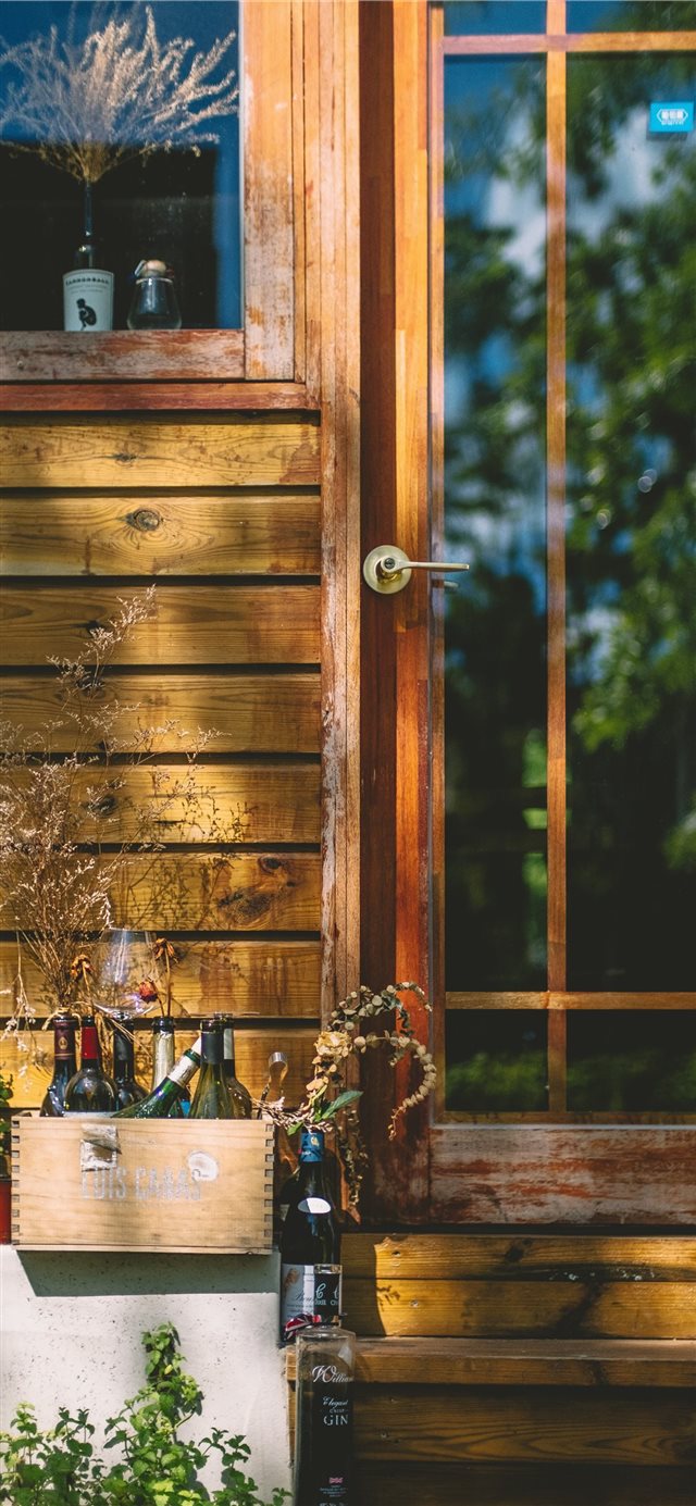 1125x2436 Wine Shop - restaurant iPhone X Wallpaper