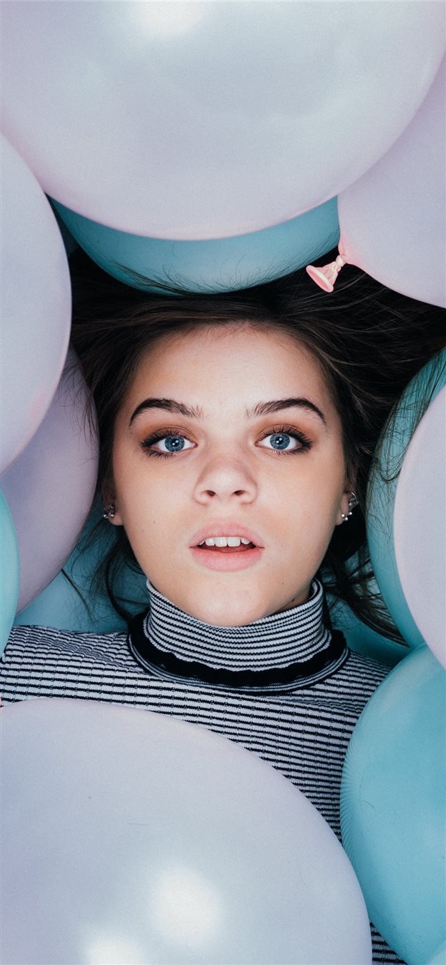 1125x2436 Balloon Beauty - light iPhone X Wallpaper