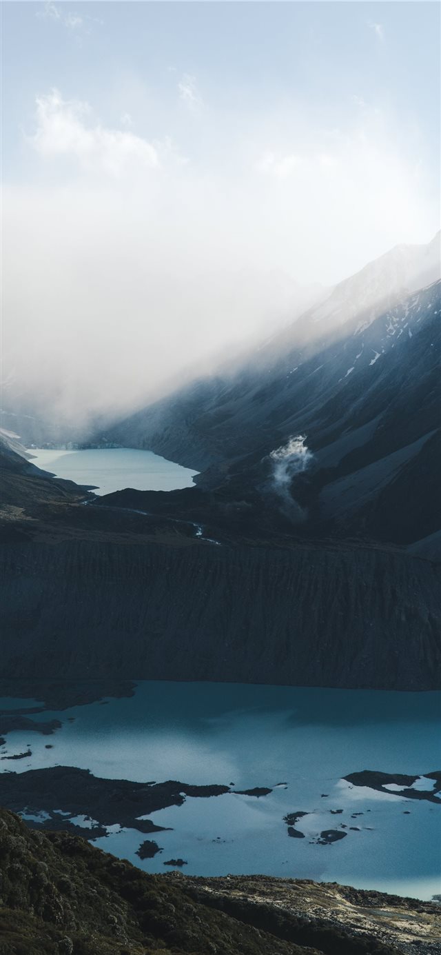 1125x2436 Cook Light Rays - hiking iPhone X Wallpaper