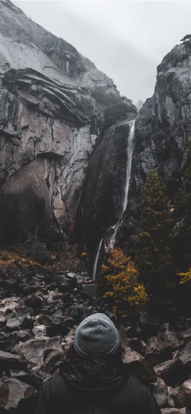 1125x2436 Yosemite Fall - outdoor iPhone X Wallpaper