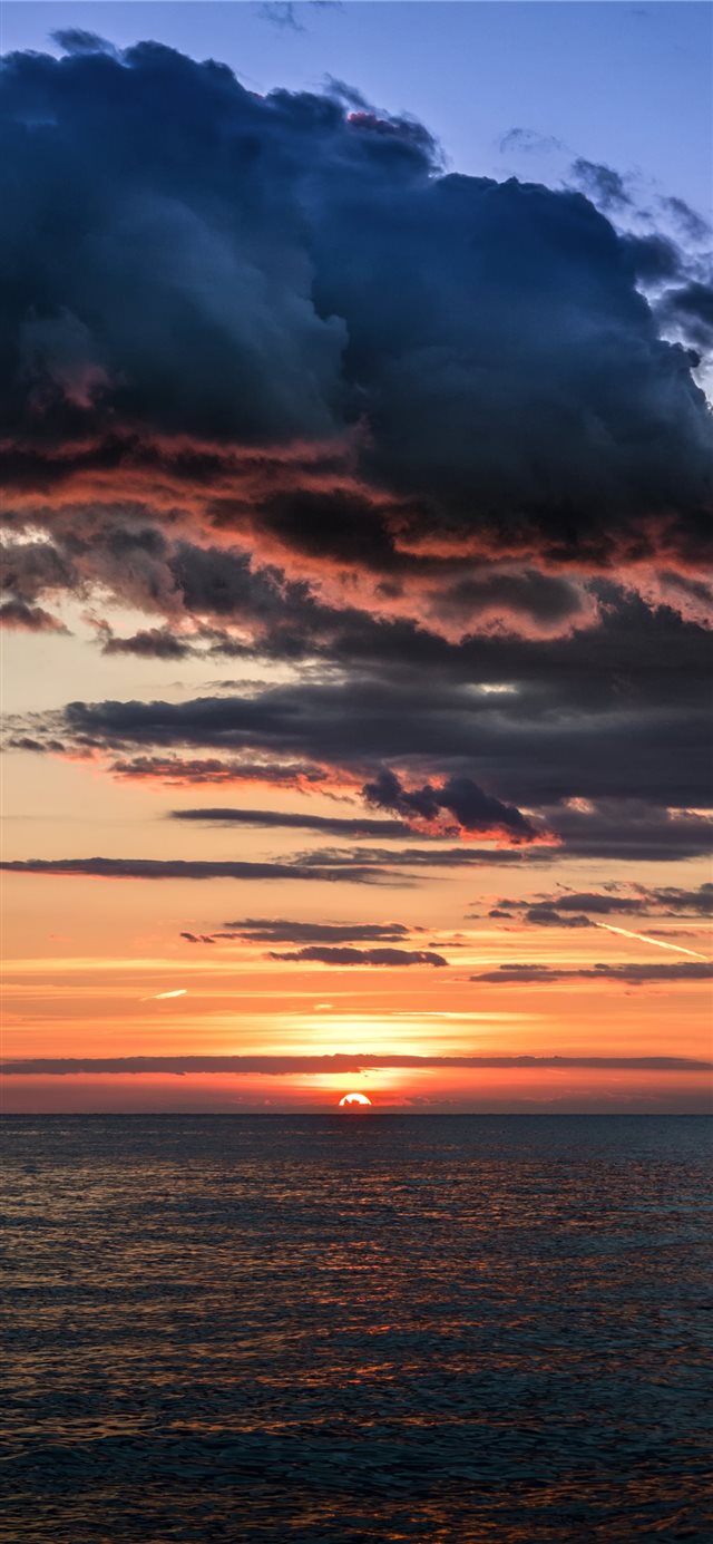1125x2436 Tropical Sunset   Croatia - reflection iPhone X Wallpaper