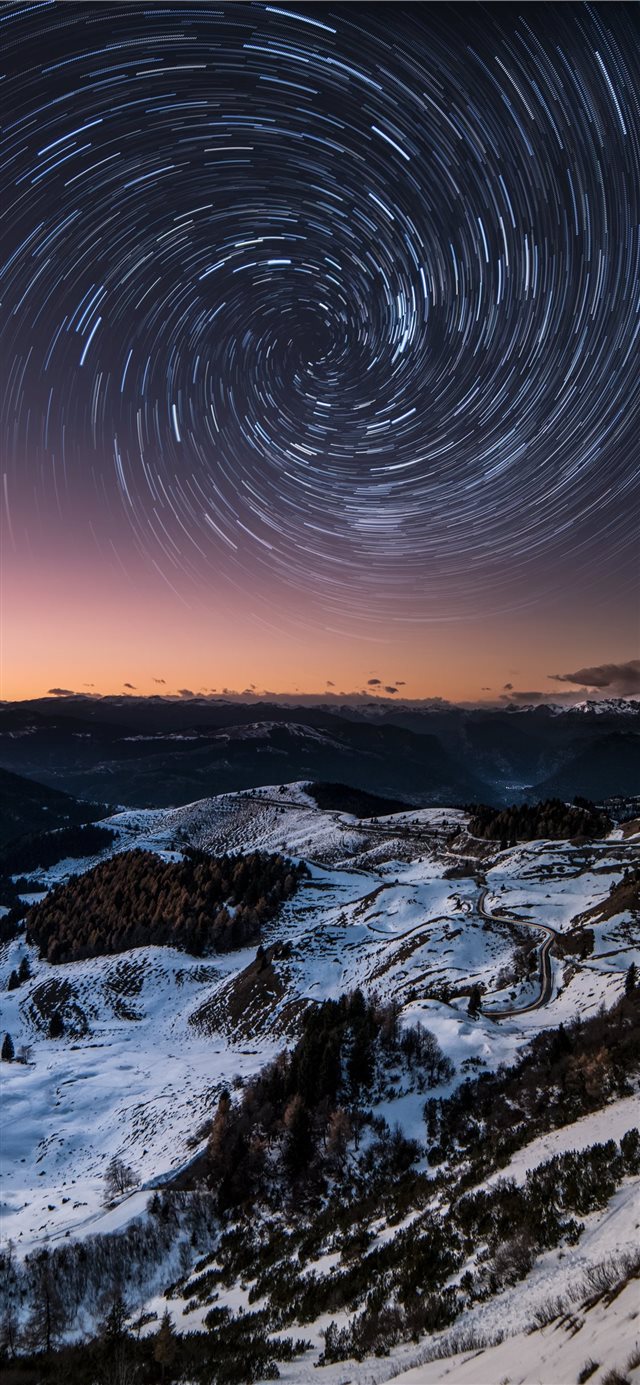 1125x2436 Mountain Vortex Star Trail - italy iPhone X Wallpaper