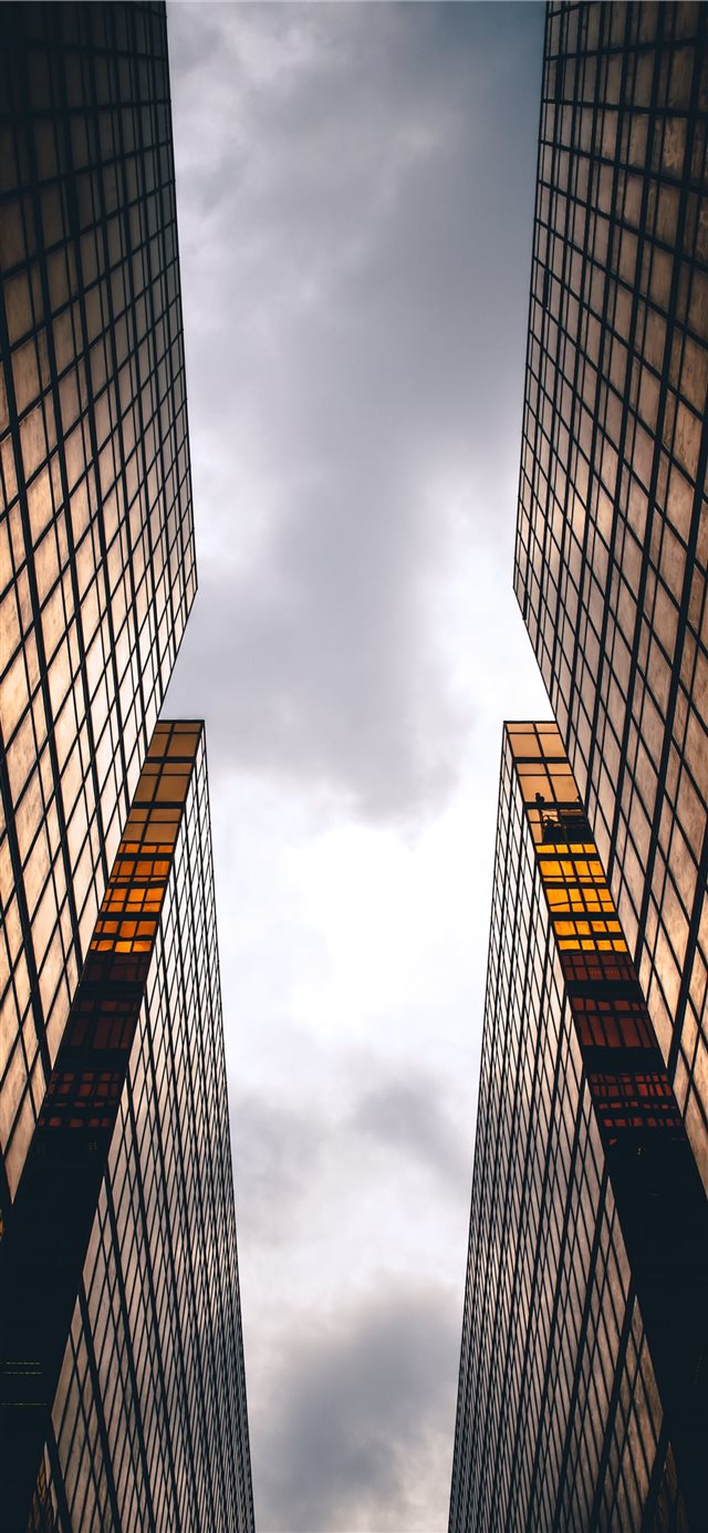 1125x2436 Frame the Sky - city iPhone X Wallpaper